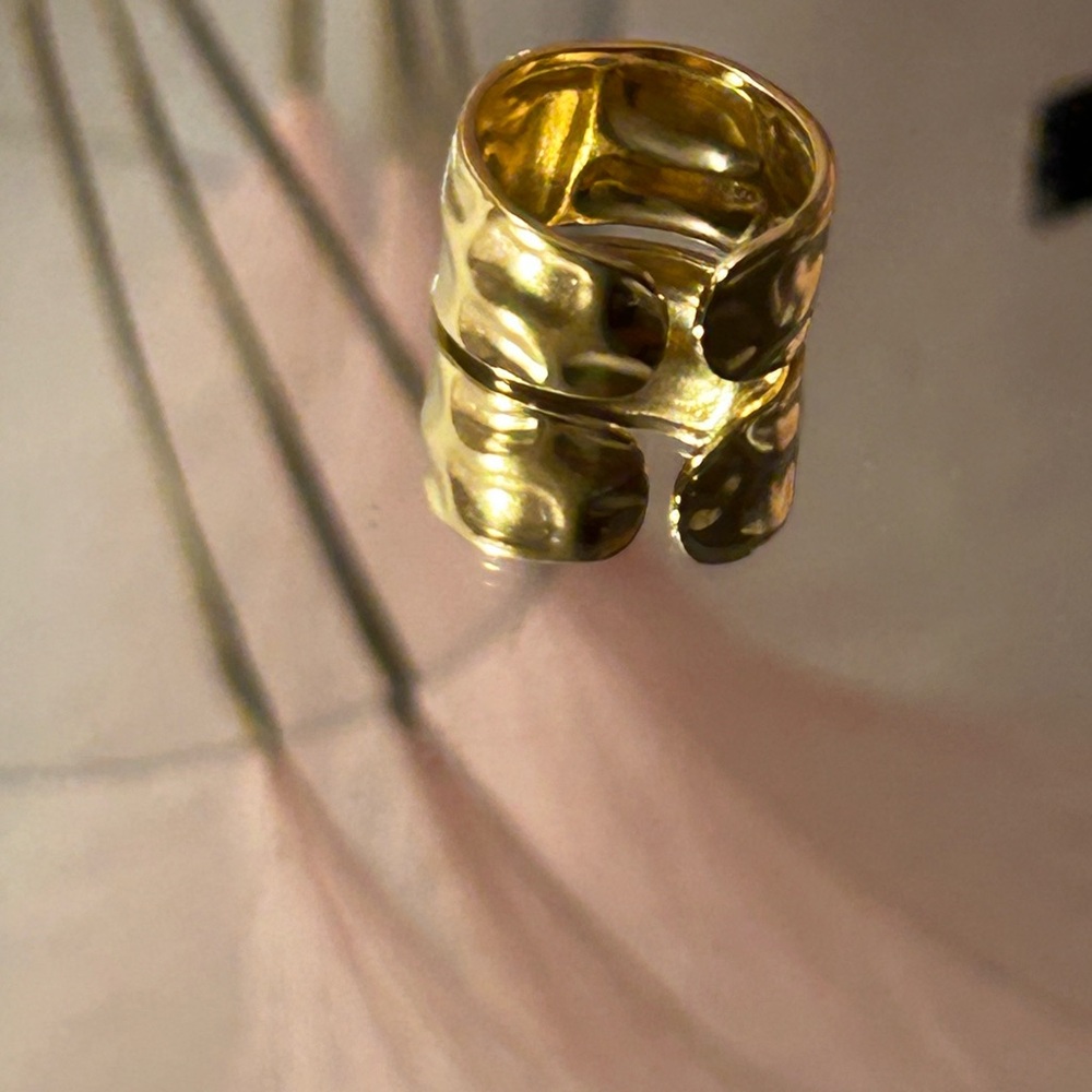 Ring - Picture 5 of 9